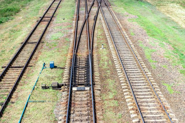 Key Challenges in Designing Reliable Railway Connectors for Harsh Environments