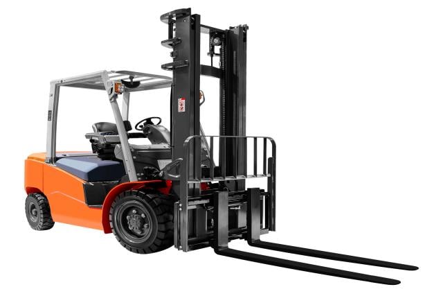 Forklift trucks powered by electricity versus diesel: Which one is more suitable for your enterprise?