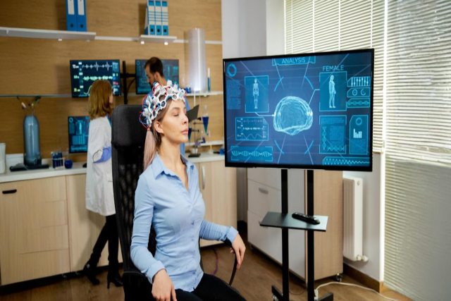 Key Applications of Brain Computer Interfaces in Healthcare and Beyond