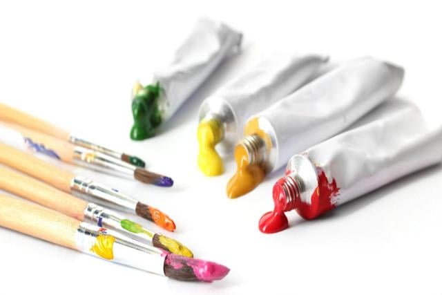 Acrylic Paints vs. Oil Paints: Which is Ideal for Artists?