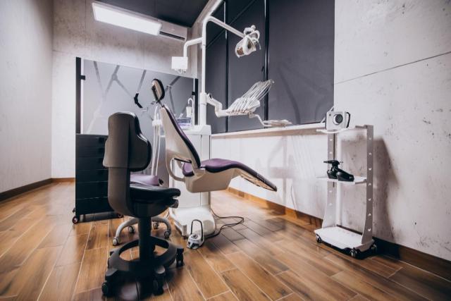 The Evolution of Dental Chair Technology: From Traditional to Smart Systems